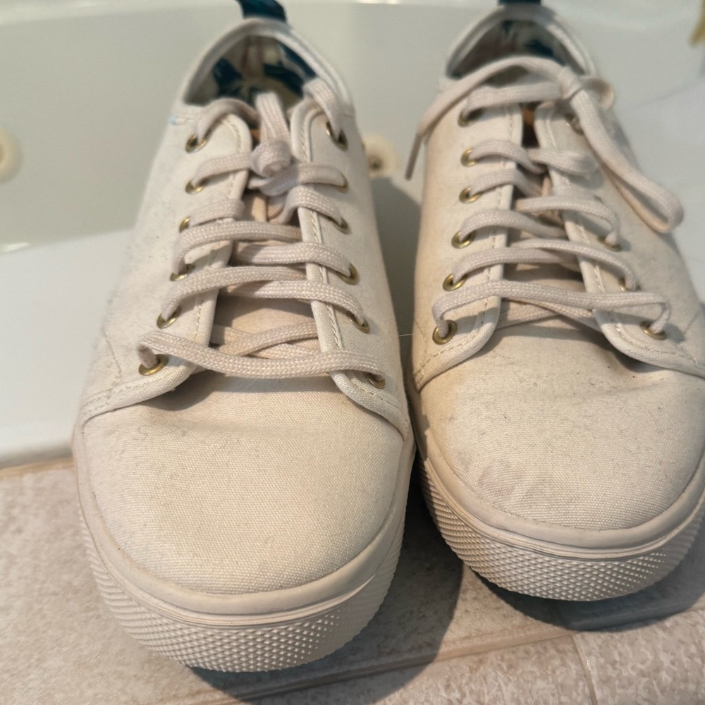 Toms Travel lite low rise lace up sneaker